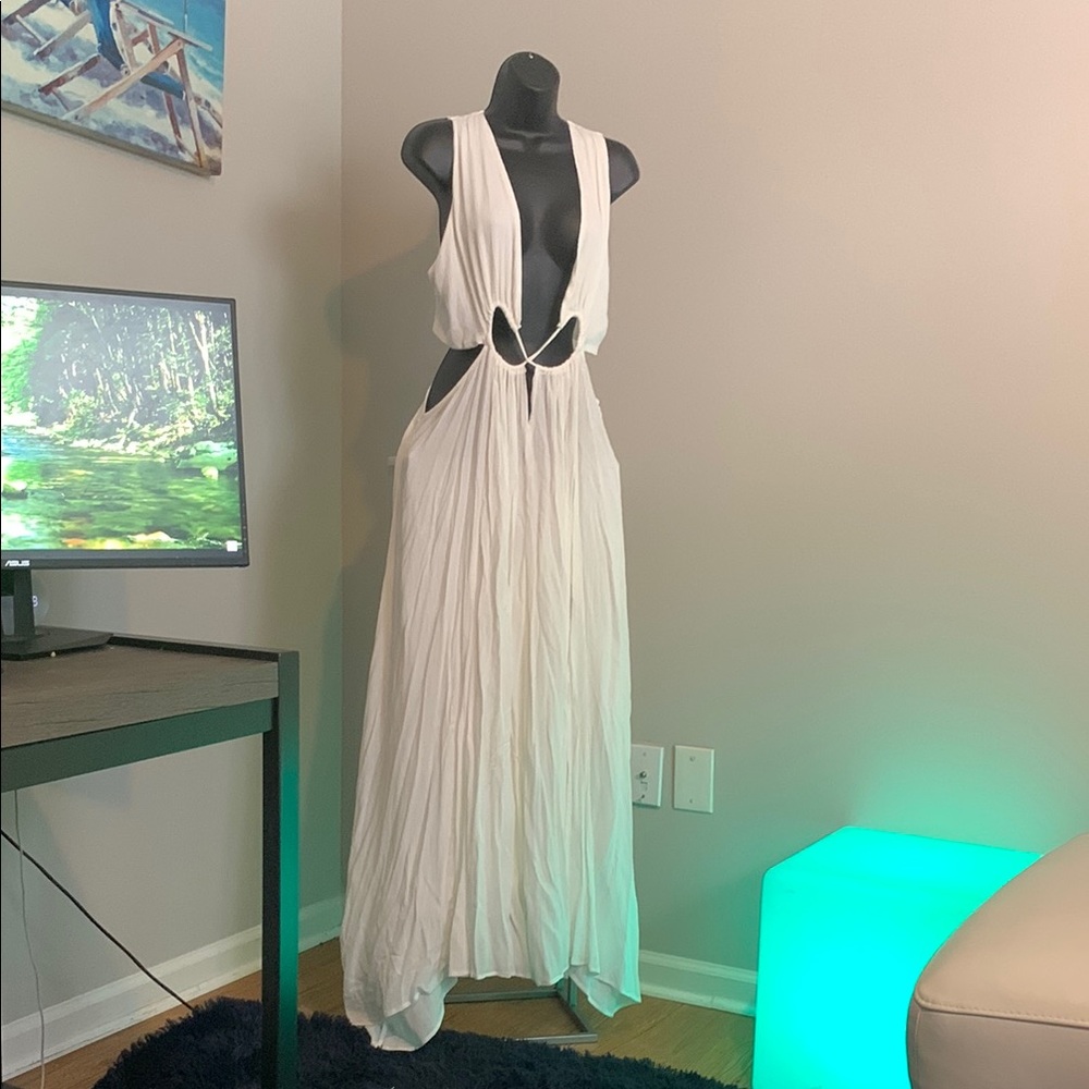 Elegant White Maxi Dress